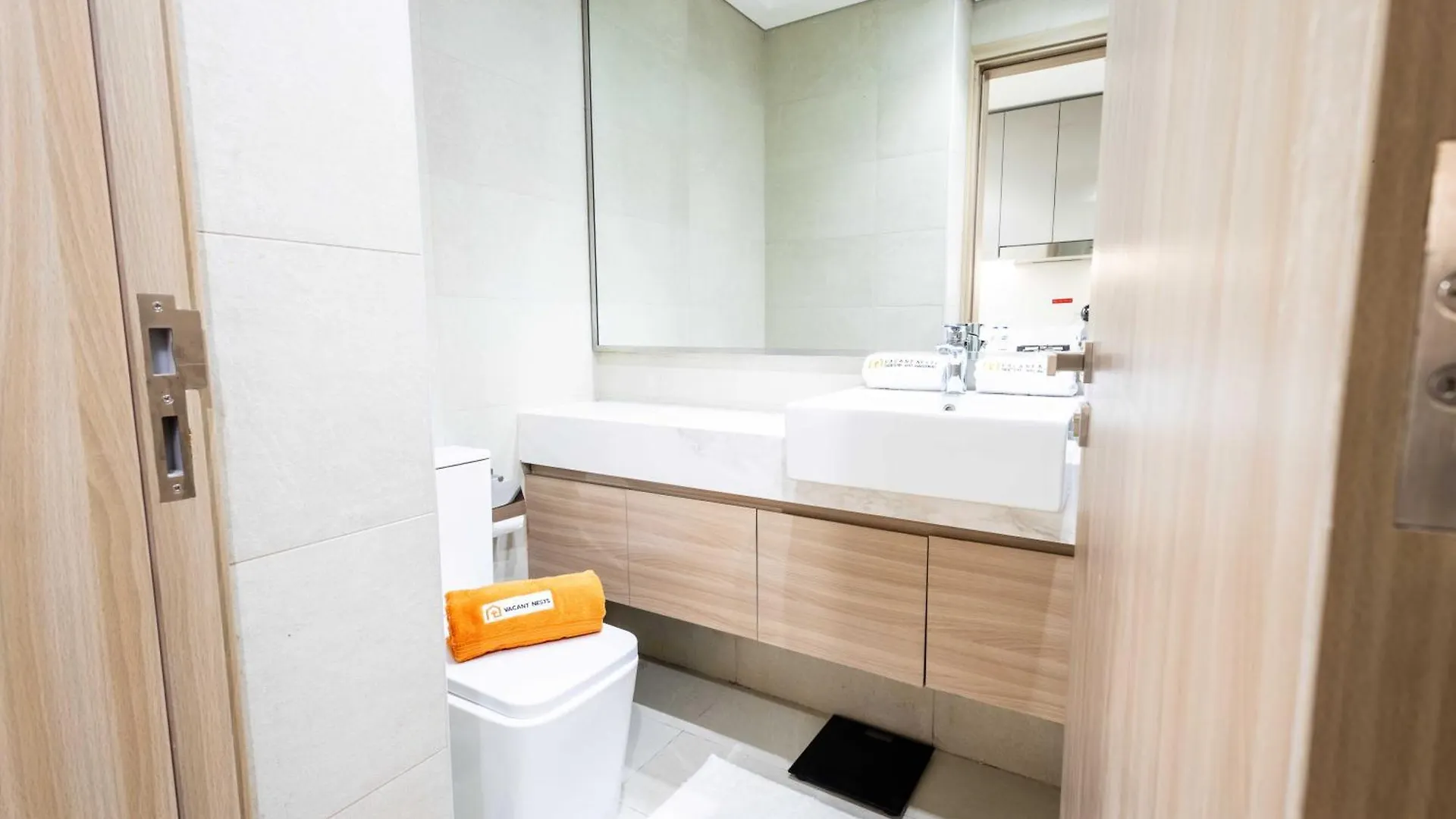 Appartamento 10 Mins From Downtown Pool Gym Large Terrace Dubai Emirati Arabi Uniti