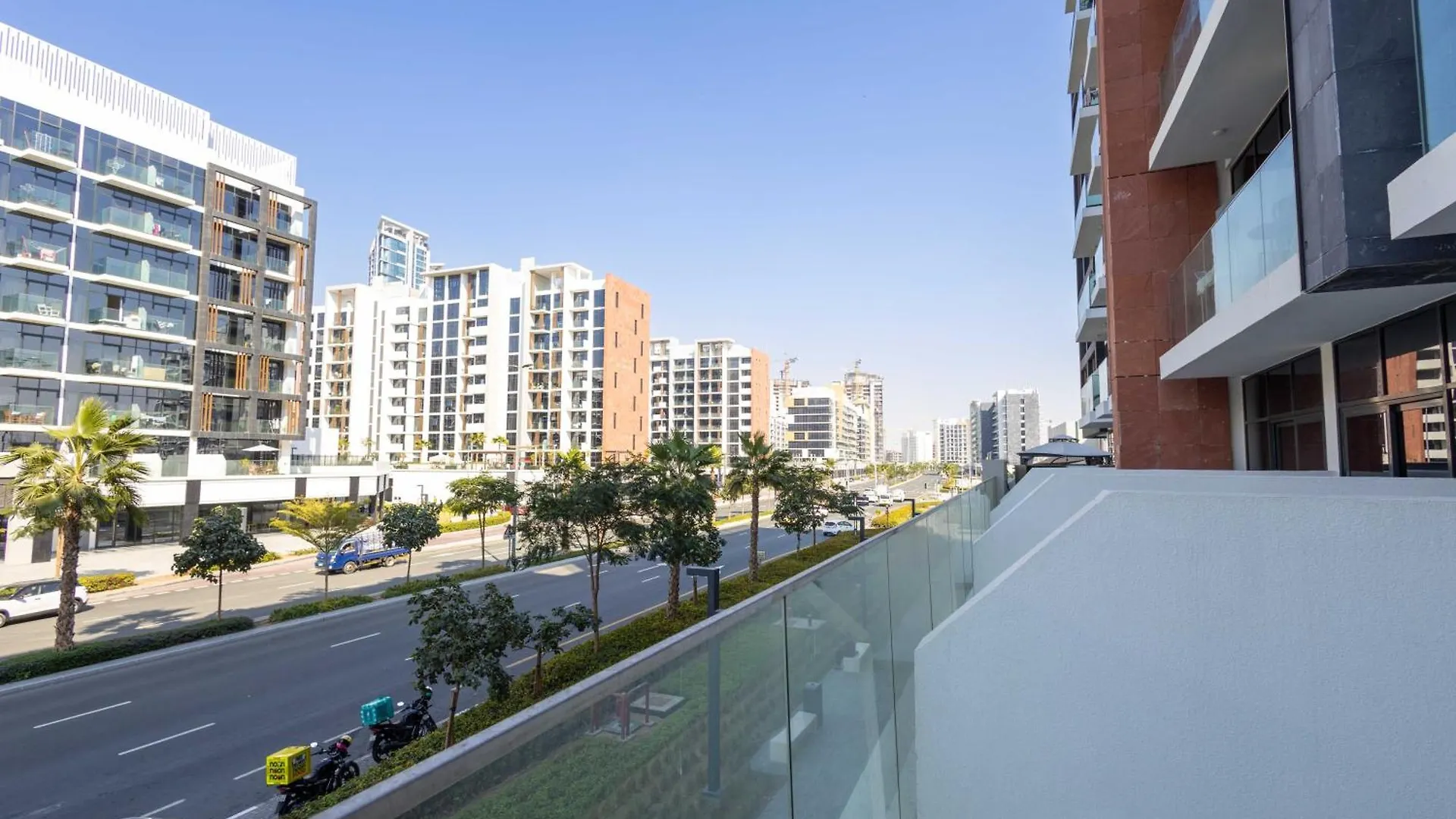 Appartamento 10 Mins From Downtown Pool Gym Large Terrace Dubai 0*,  Emirati Arabi Uniti
