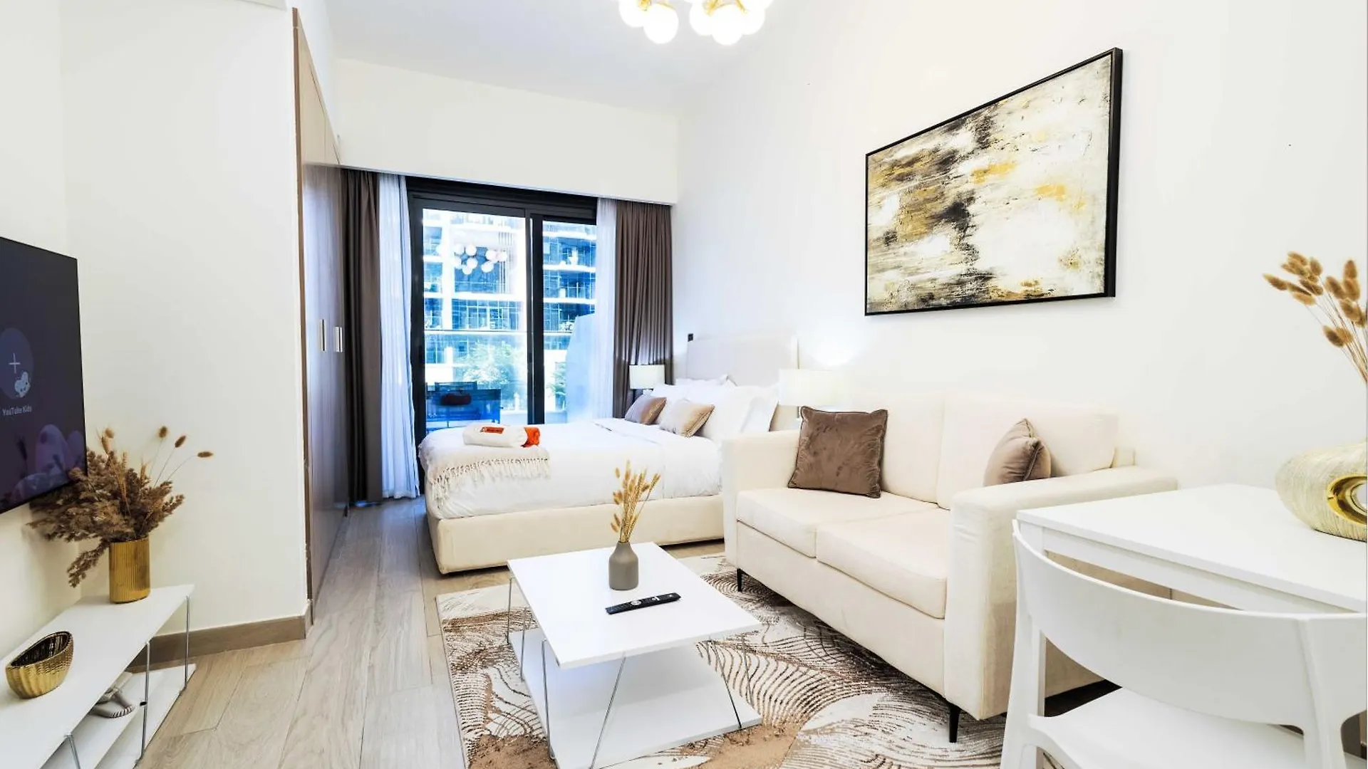 Appartamento 10 Mins From Downtown Pool Gym Large Terrace Dubai