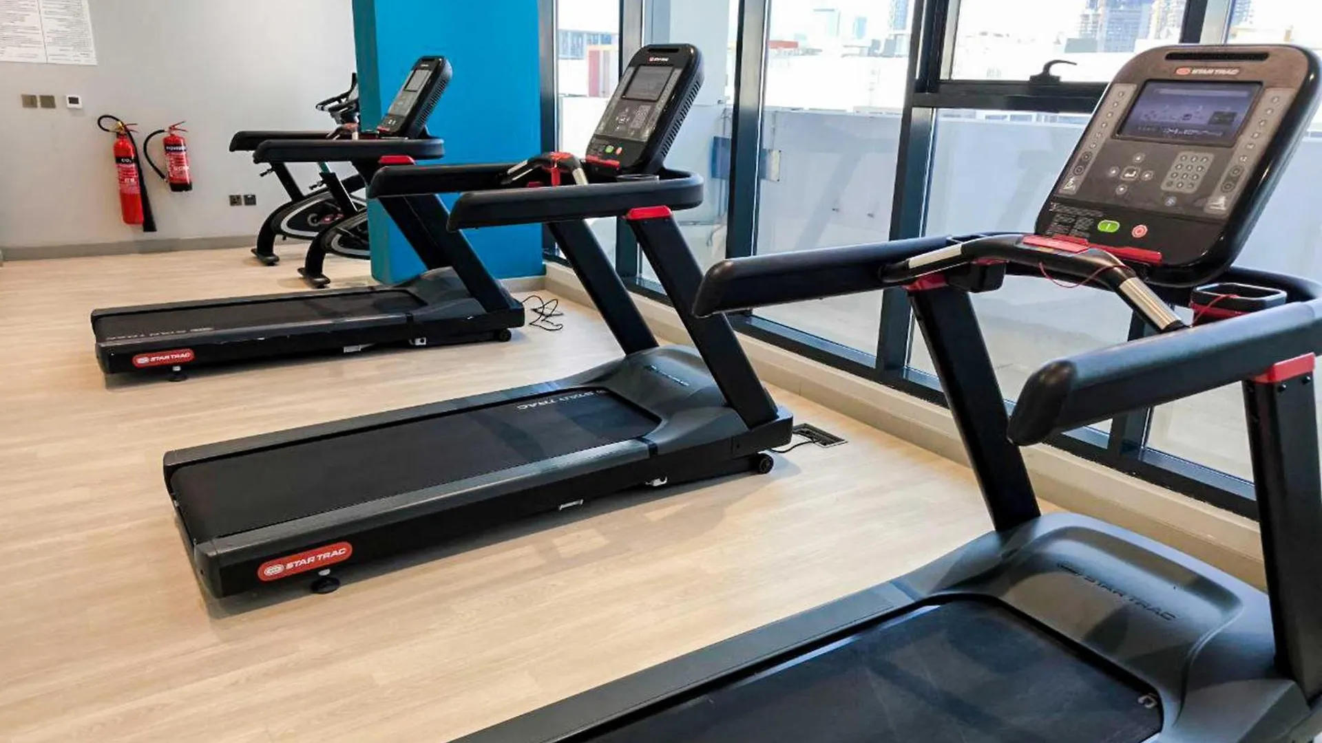 Appartamento 10 Mins From Downtown Pool Gym Large Terrace Dubai