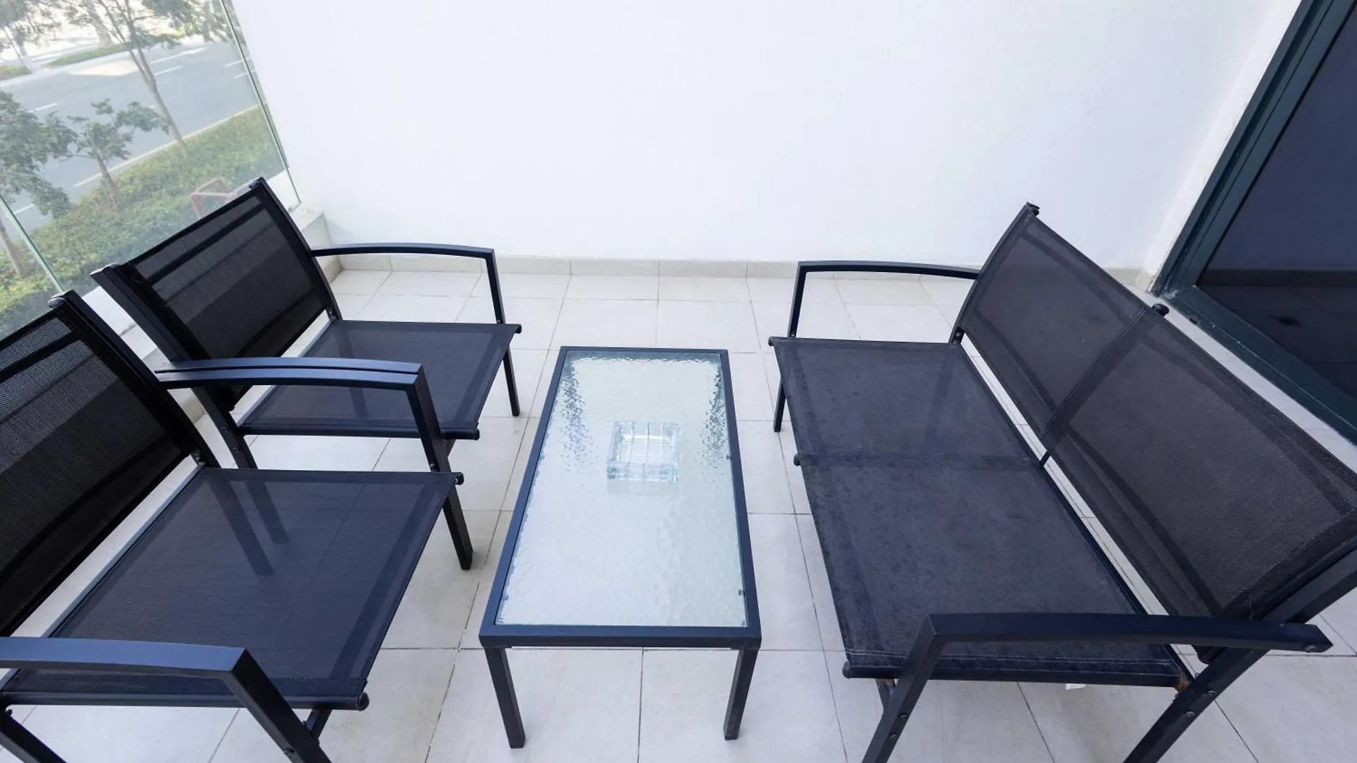 Appartamento 10 Mins From Downtown Pool Gym Large Terrace Dubai